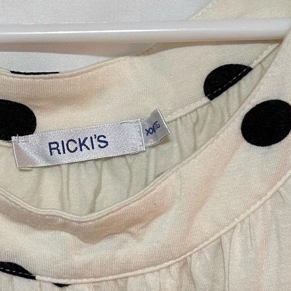 Ricki's xxl Cream and Black Sleeveless Blouse- nice neckline- dress up - Picture 8 of 8